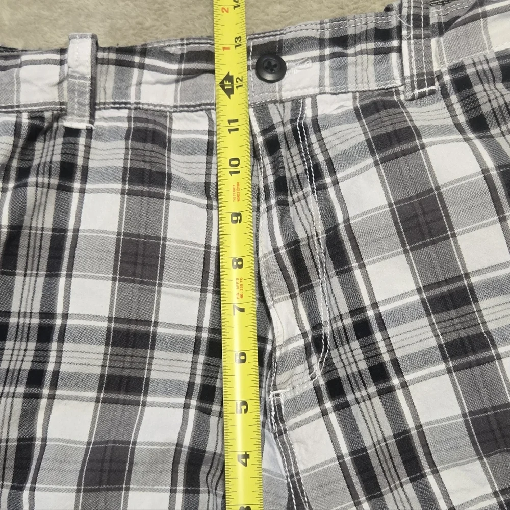 The Foundry Supply Co. Plaid Cargo Shorts Mens Size 44 Actual Fits A 42in. Waist - Picture 6 of 8